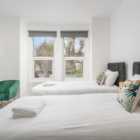 London Selwyn Road Studios Экстерьер фото