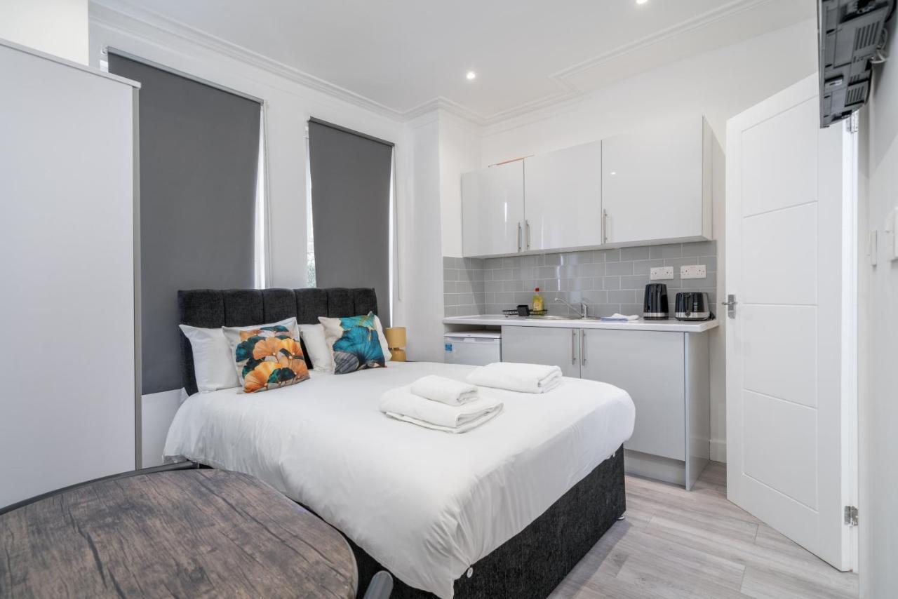 London Selwyn Road Studios Экстерьер фото