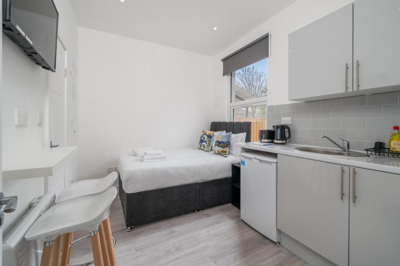 London Selwyn Road Studios Экстерьер фото