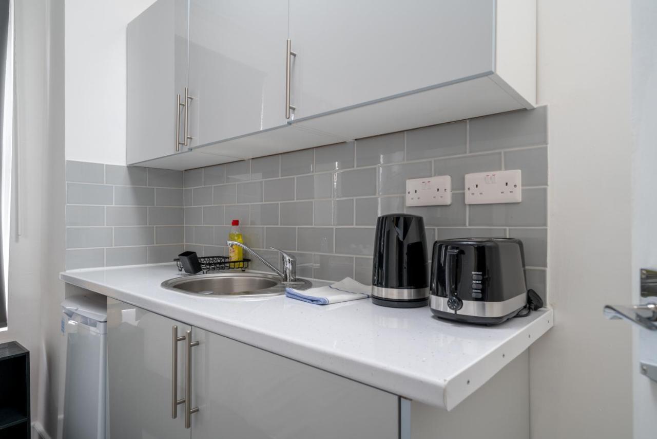 London Selwyn Road Studios Экстерьер фото