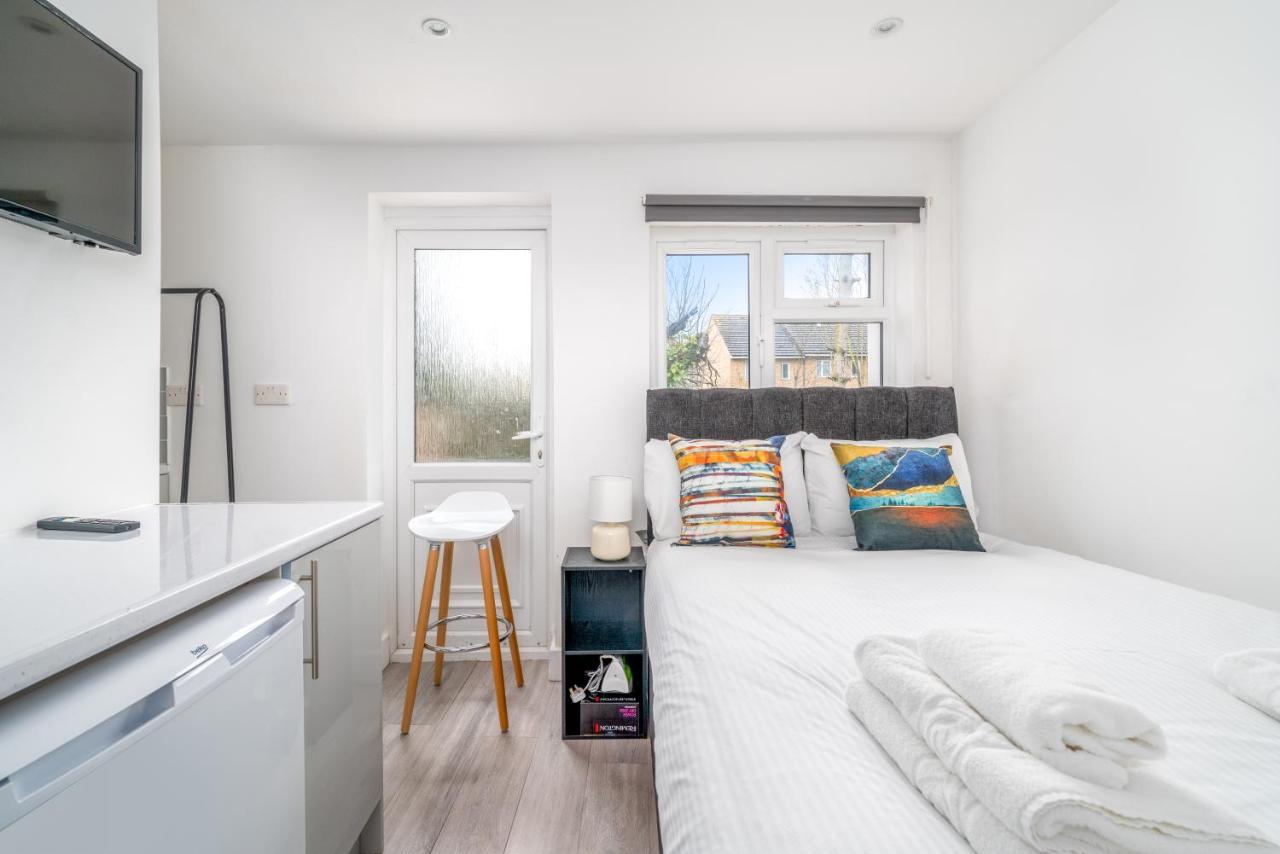 London Selwyn Road Studios Экстерьер фото