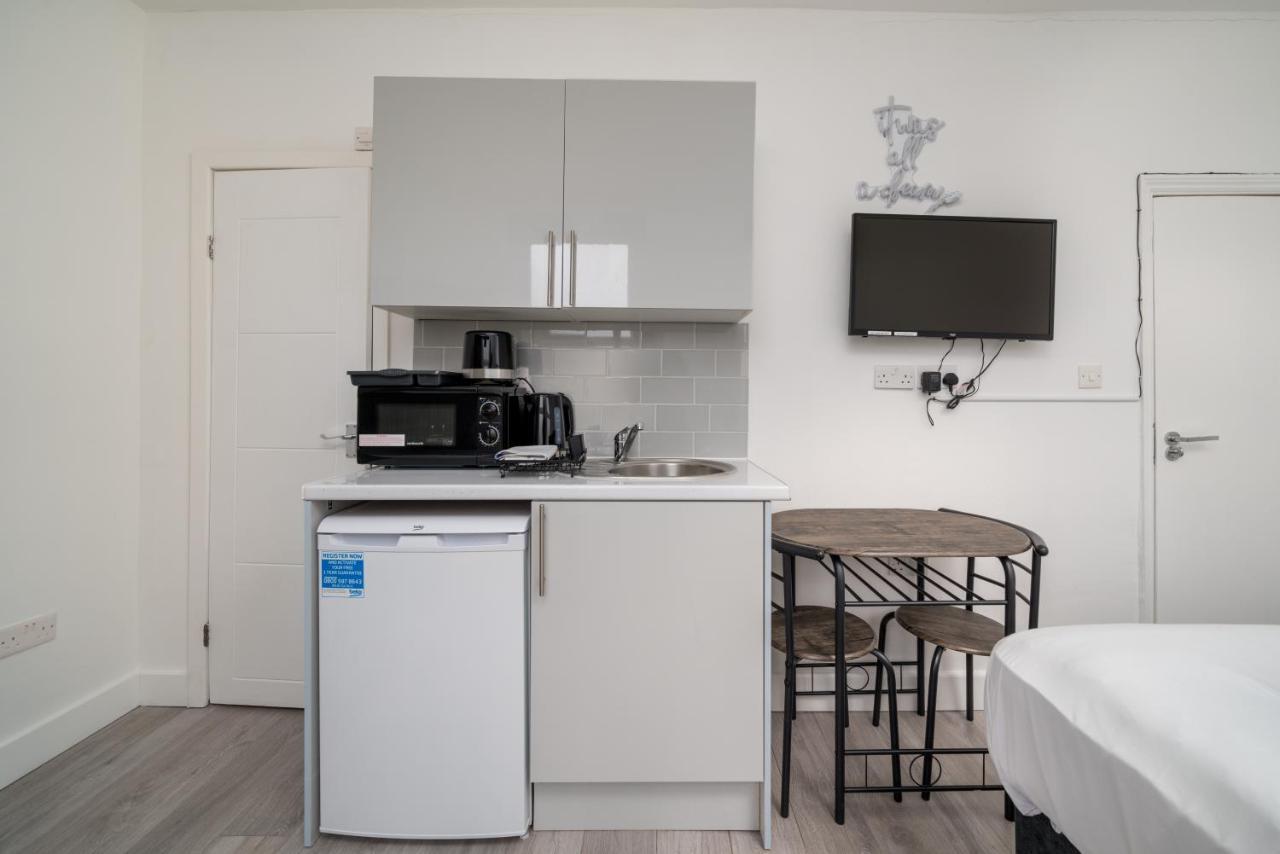 London Selwyn Road Studios Экстерьер фото