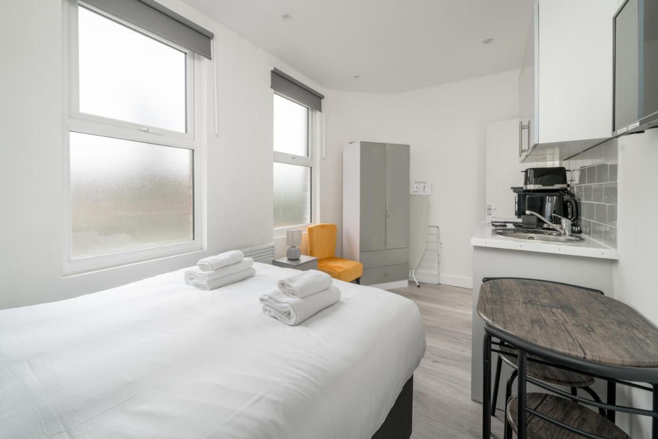 London Selwyn Road Studios Экстерьер фото