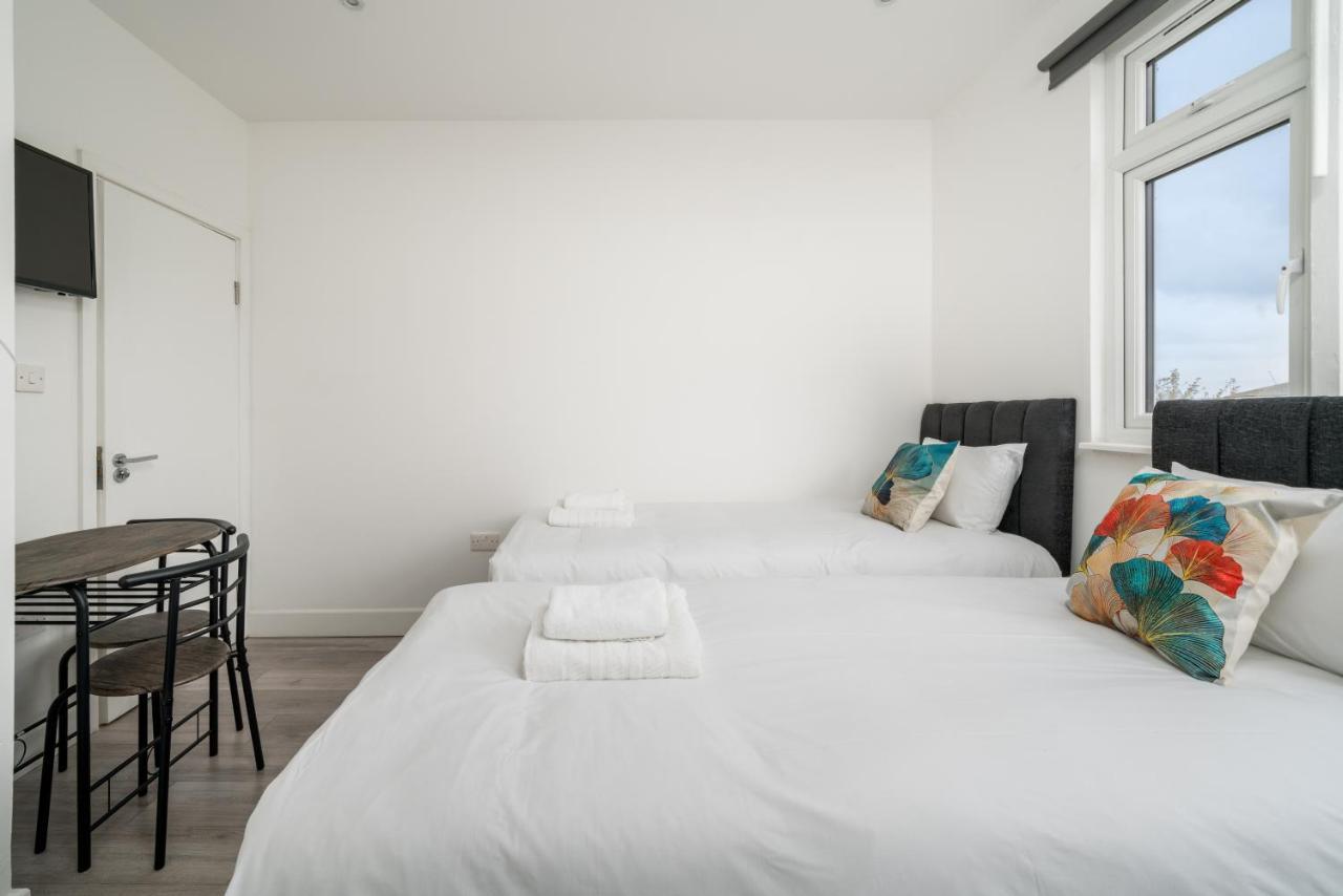 London Selwyn Road Studios Экстерьер фото