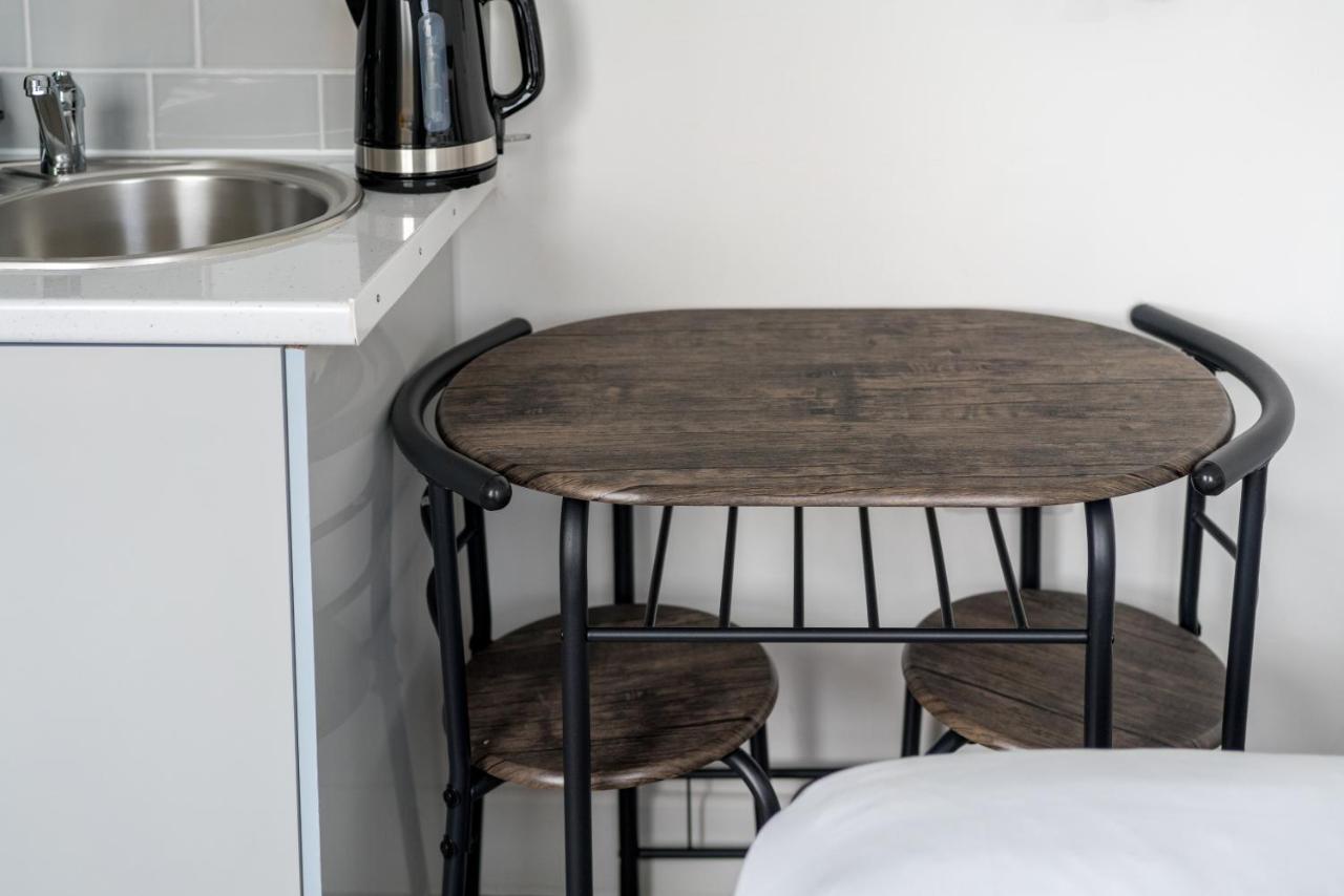 London Selwyn Road Studios Экстерьер фото
