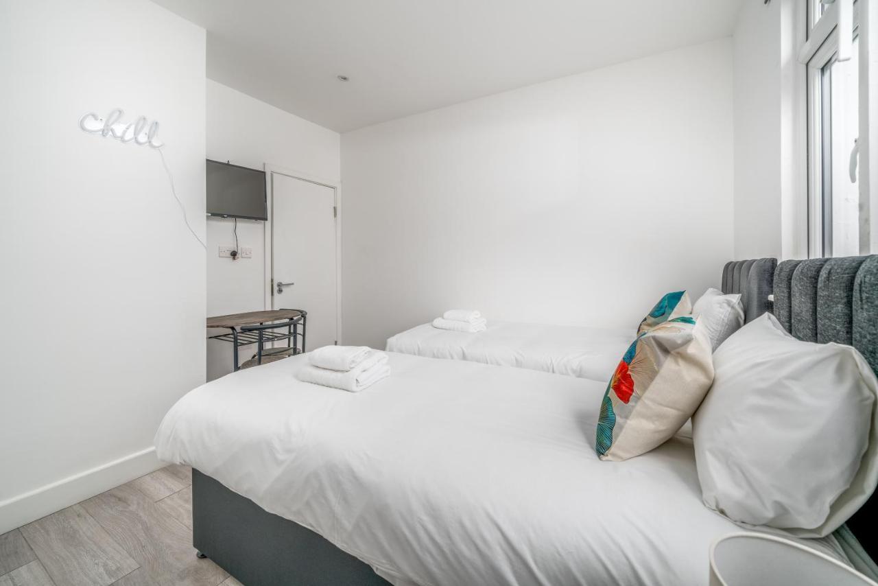 London Selwyn Road Studios Экстерьер фото