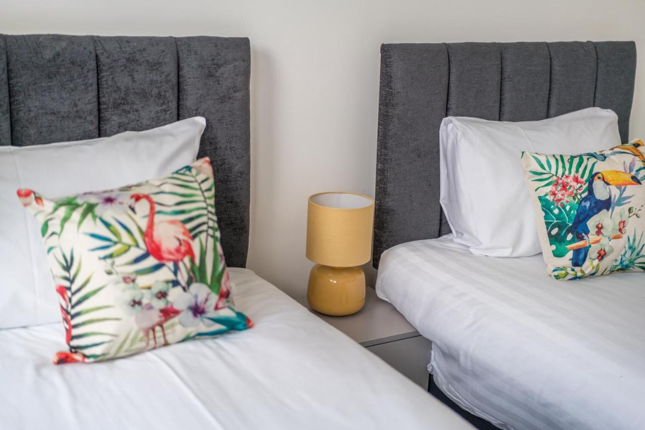 London Selwyn Road Studios Экстерьер фото