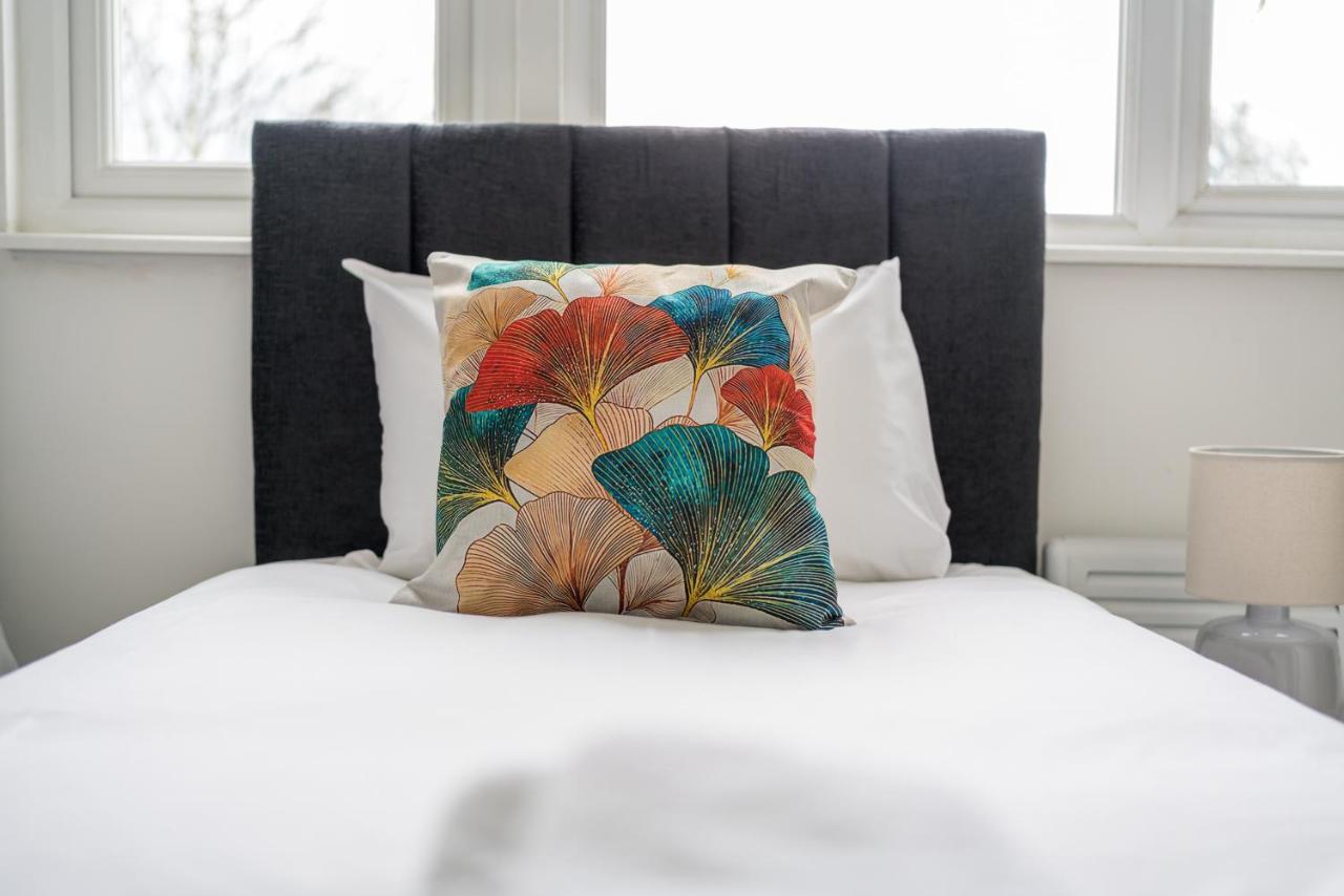 London Selwyn Road Studios Экстерьер фото